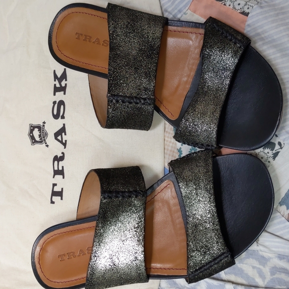 Trask | Shoes | Trask Blackgold Glitter Leather Slides  display picture 1